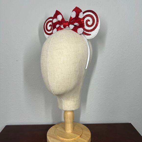 🎄 Peppermint Swirl Minnie Ears | Disney-Inspired Christmas Mouse Ears Headband - Picture 3 of 5